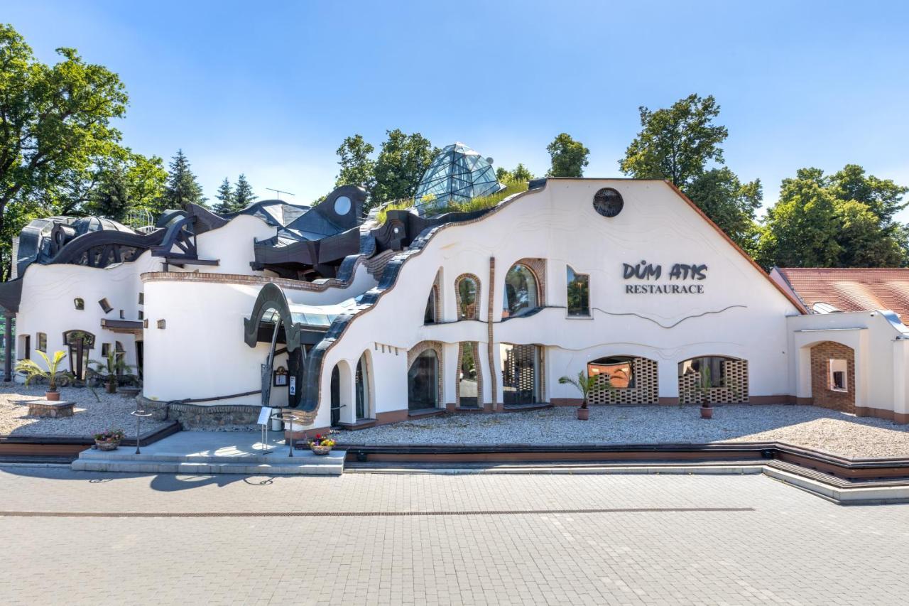 Hotel Zámek Štiřín Velké Popovice Exterior foto